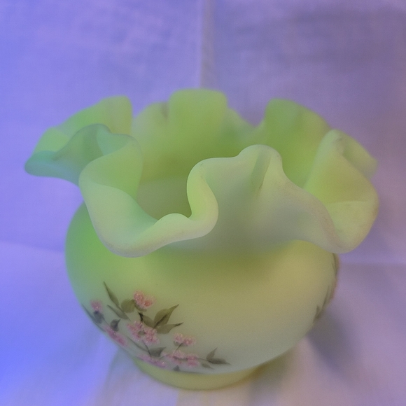 Sold* Fenton Hand Painted Marilyn Wagner Satin Uranium Glass Bowl - Picture 6 of 9